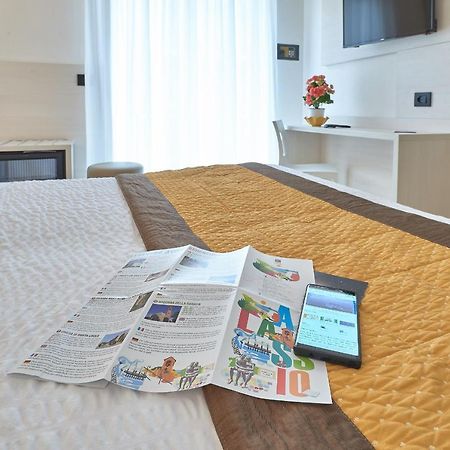 Hotel Adler Алассіо Екстер'єр фото