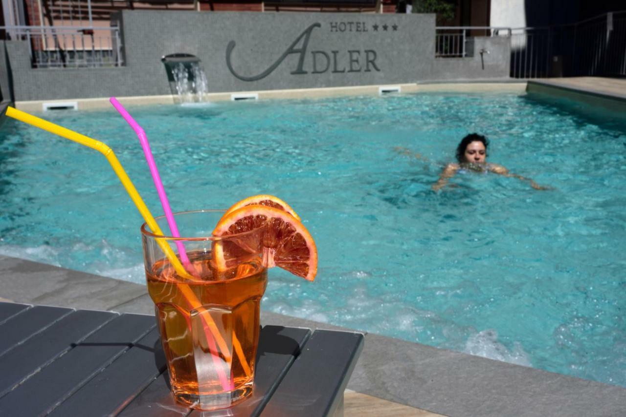 Hotel Adler Алассіо Екстер'єр фото