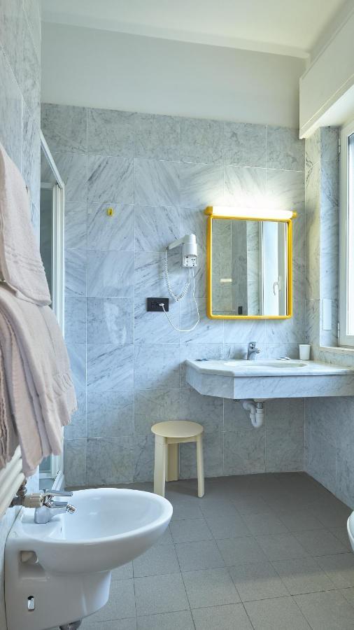 Hotel Adler Алассіо Екстер'єр фото