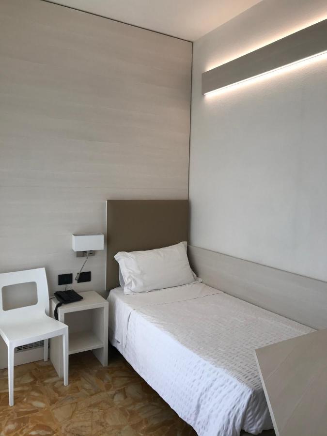 Hotel Adler Алассіо Екстер'єр фото