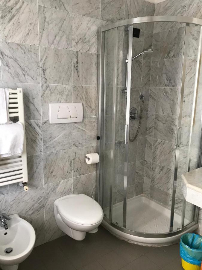 Hotel Adler Алассіо Екстер'єр фото